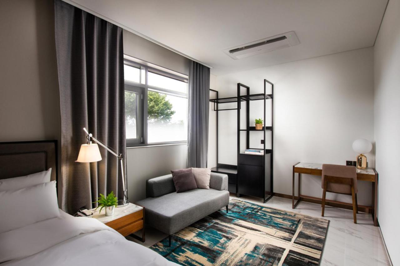 N Bridge Hotel Jeon Ju Чонджу Екстер'єр фото