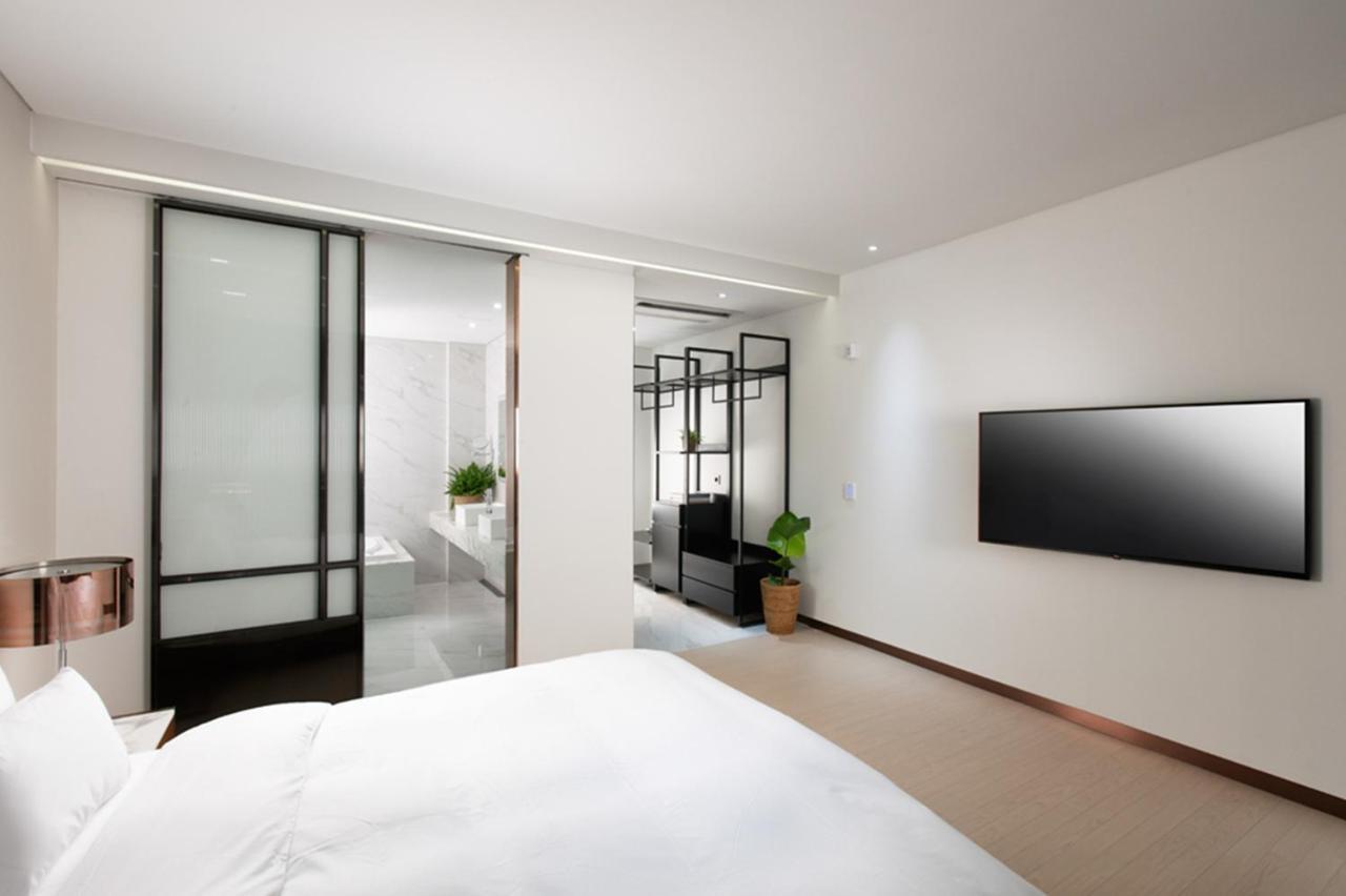 N Bridge Hotel Jeon Ju Чонджу Екстер'єр фото