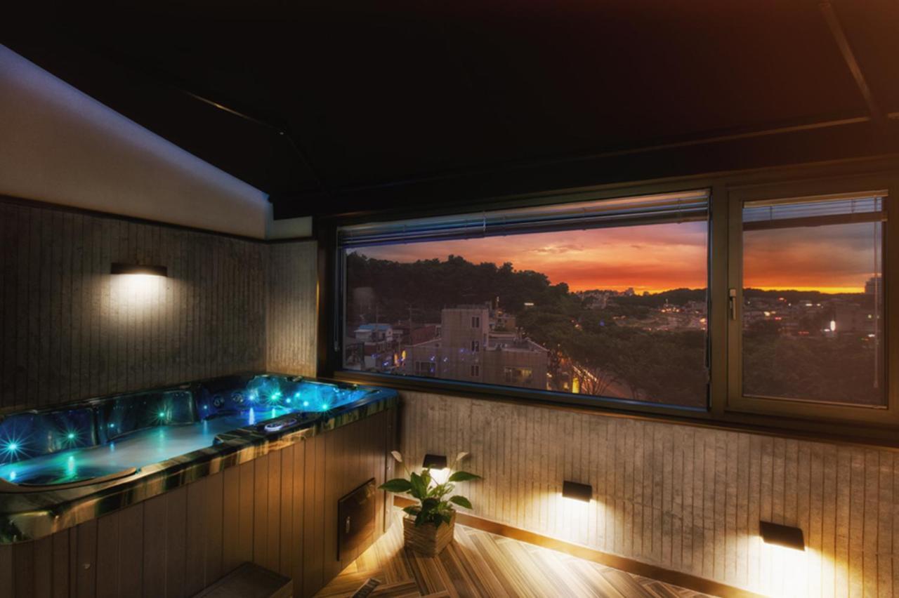 N Bridge Hotel Jeon Ju Чонджу Екстер'єр фото