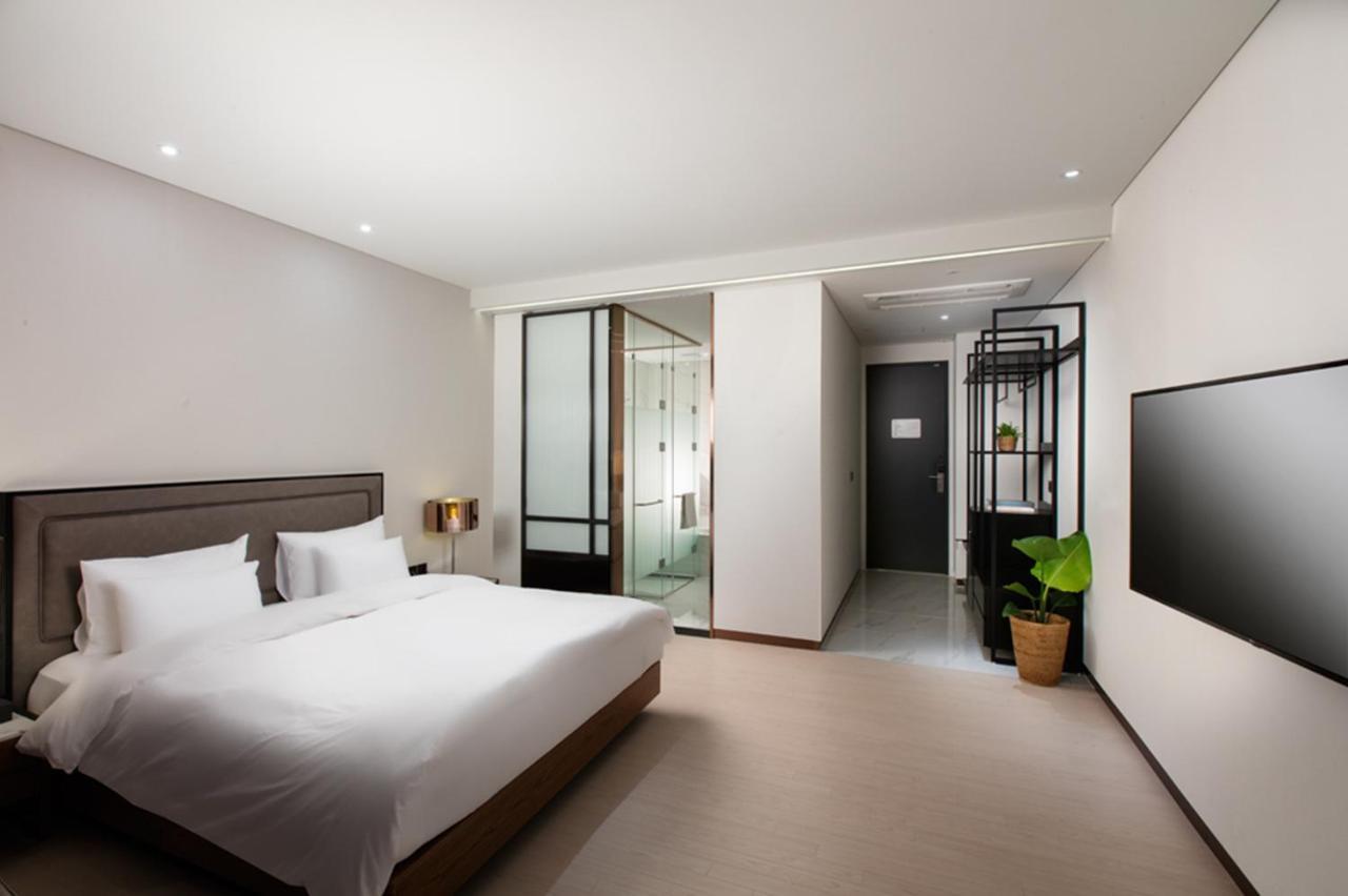 N Bridge Hotel Jeon Ju Чонджу Екстер'єр фото